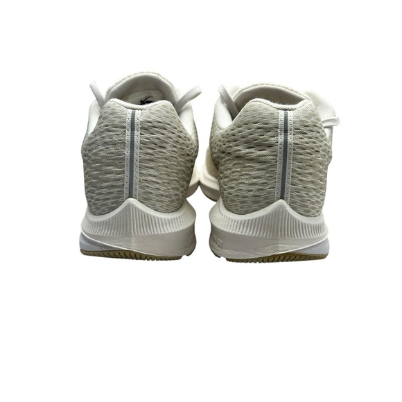 Nike Wmns Zoom Winflo 5 in the "String" colorway with metallic gold accents - Picture 4 of 7